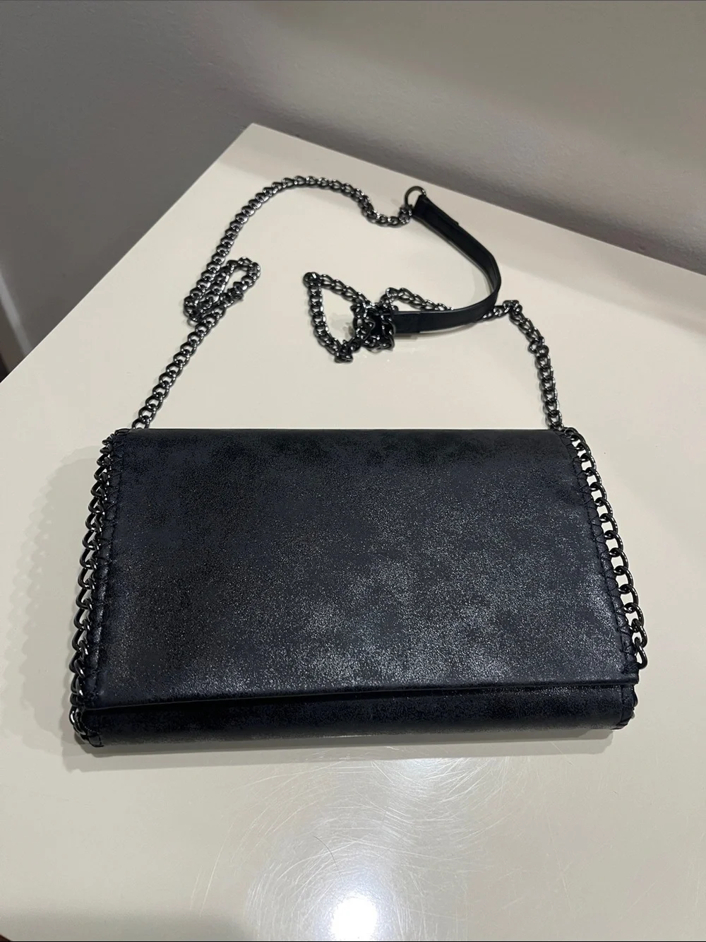 Chelsea28 black Chain-Trim Crossbody Bag